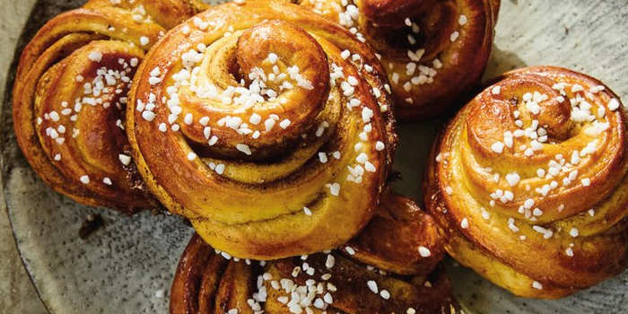 Buns Louise Hurst kookboek en bakbijbel voor zoete broodjes
